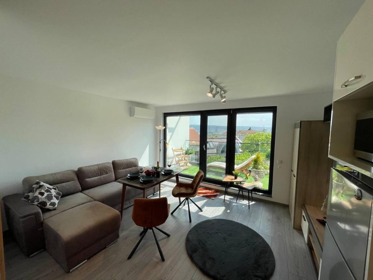 Panoramic Apartment In Varna With Underground Parking Exterior foto