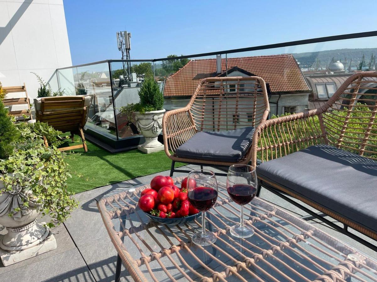 Panoramic Apartment In Varna With Underground Parking Exterior foto